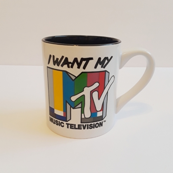 MTV white coffee mug with multi colors NWOT - Picture 3 of 3